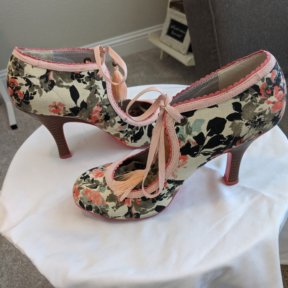 Ruby Shoo floral fabric booty pumps